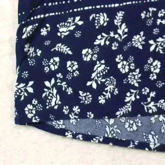 VINCE CAMUTO Blue Aztec Pattern Short Sleeve Key Hole Tassel Top Women S - Picture 4 of 10